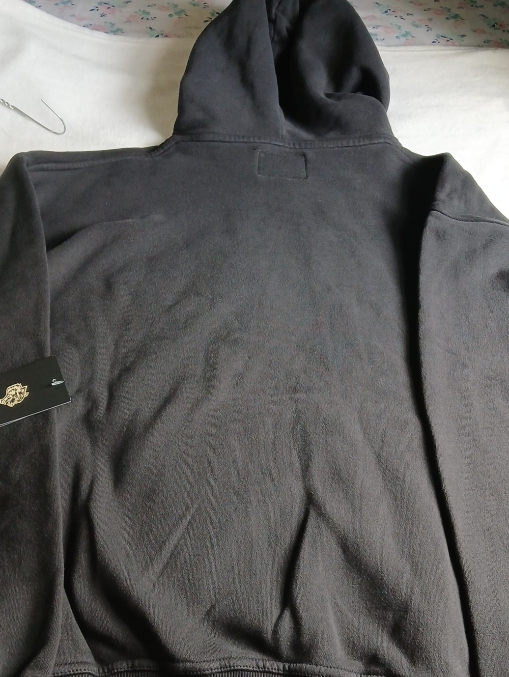 New Size M ,WOLVES Graphic Hoodie - Black with Blue & Purple Artwork - Picture 6 of 6